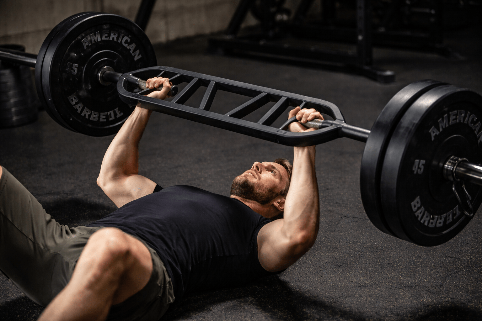 Straight Bar vs Swiss Bar: Which One Should You Bench With? - American Barbell